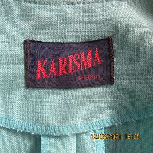 Fresh aquamarine colour short sleeve jacket  with sweetheart neckline by KARISMA size 36/12.As new