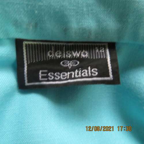 Classic skyblue short sleeve jacket by DELSWA size 36/38. Large front pockets. Button down.As new.