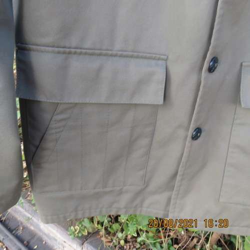 Ultimate in quality!.STERLING men`s Medium jacket in pale army green.Cotton outer - corduroy inner.