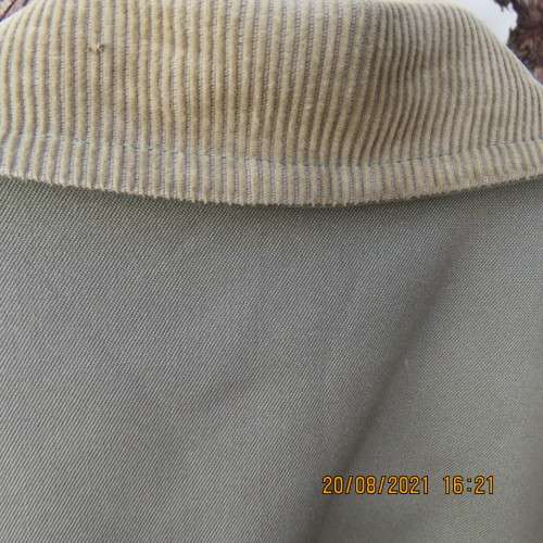 Ultimate in quality!.STERLING men`s Medium jacket in pale army green.Cotton outer - corduroy inner.