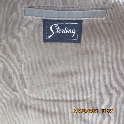Ultimate in quality!.STERLING men`s Medium jacket in pale army green.Cotton outer - corduroy inner.