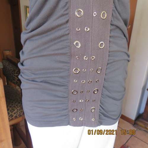 Sexy long dark olive green top by LEGIT 34/10.Vertical cotton band on front with stud decoration
