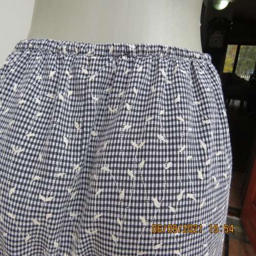Maxi length skirt in black and white check polycotton/rayon fabric. By FOSCHINI size 38/14. As new