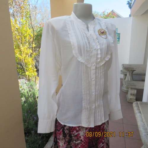 Amazing late 80`s vintage long sleeve cream blouse by WOOLWORTHS size 44/20 in silk+cotton. As new