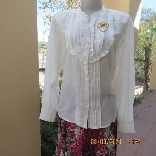 Amazing late 80`s vintage long sleeve cream blouse by WOOLWORTHS size 44/20 in silk+cotton. As new