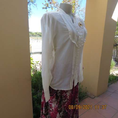 Amazing late 80`s vintage long sleeve cream blouse by WOOLWORTHS size 44/20 in silk+cotton. As new