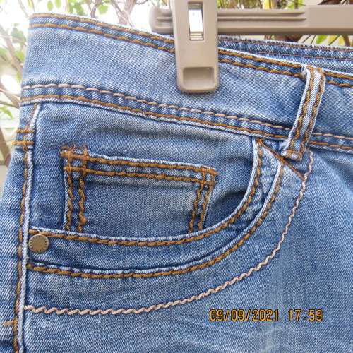 Denim jean shorts by EXT DENIM size 40/16 with pockets front and back. In polycotton stretch fabric.
