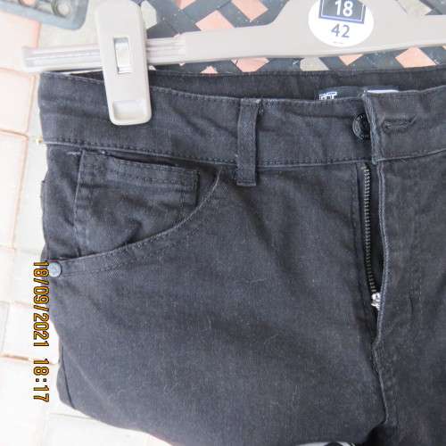 Boy`s black stretch knee length denim shorts. By RT for boy 13-14 years. Pockets back+front. As new.