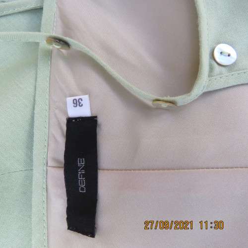 Go feminine in this apple green strappy fully lined dress.Size 36/12 by DEFINE.In linen/cotton blend