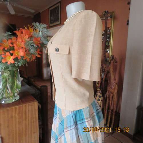 Get bonus fashion points ! Caramel colour short top / jacket from LOVERICH  UK size 36 to 38.As new