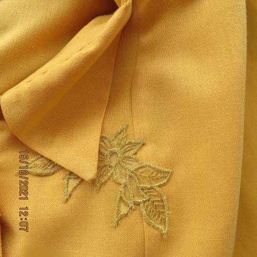 Fabulous mustard colour button down top by MERIEN HALL size 40/16.Sheer long sleeves.Buttons at back