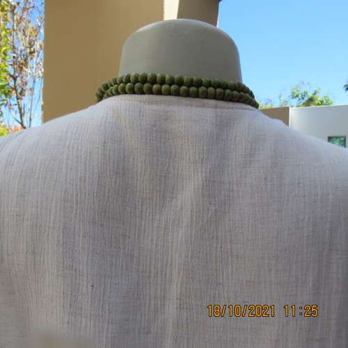 Embroidered mottled beige vintage sleeveless top/jacket size 36 to 38 by DERMAR. Very good cond.
