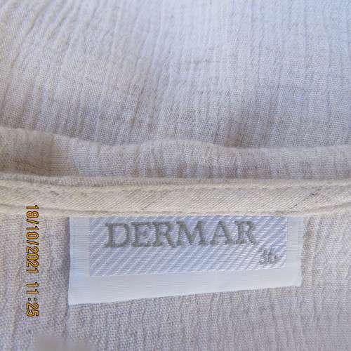Embroidered mottled beige vintage sleeveless top/jacket size 36 to 38 by DERMAR. Very good cond.
