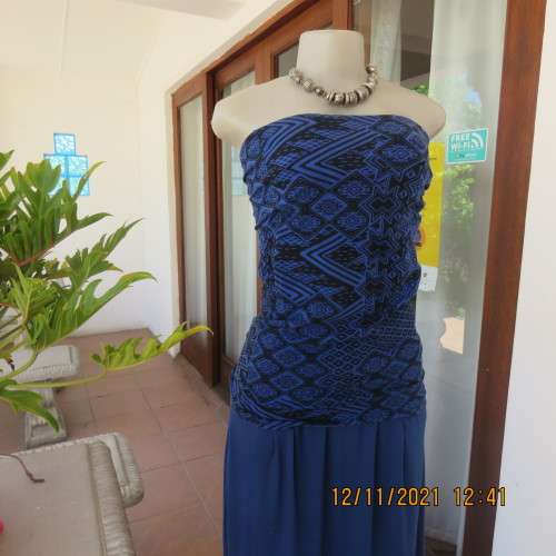 Beautiful strapless stretch cotton long top in royal blue and black geometric print Size 34/10.By RT