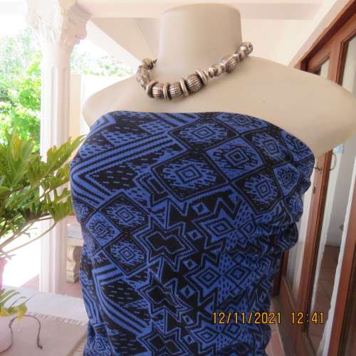 Beautiful strapless stretch cotton long top in royal blue and black geometric print Size 34/10.By RT