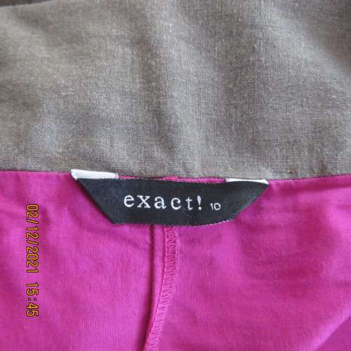 Fun skater style skirt in 2 layers.Magenta pink underlayer and med.brown cotton/linen top.Size 34/10