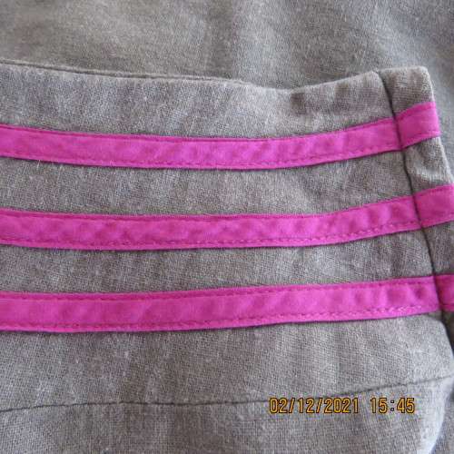Fun skater style skirt in 2 layers.Magenta pink underlayer and med.brown cotton/linen top.Size 34/10