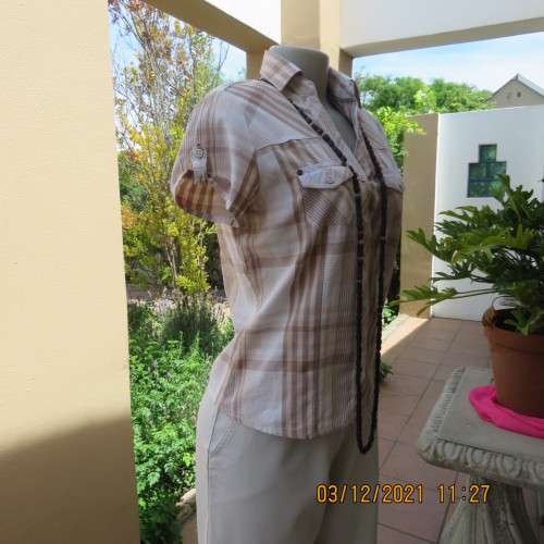 Casual light brown and cream check top with capped sleeves by RED SURF size 32/8.Tiny pockets.