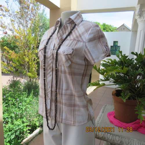 Casual light brown and cream check top with capped sleeves by RED SURF size 32/8.Tiny pockets.