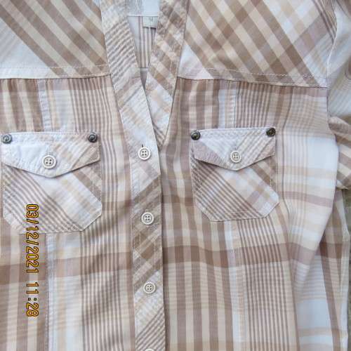 Casual light brown and cream check top with capped sleeves by RED SURF size 32/8.Tiny pockets.