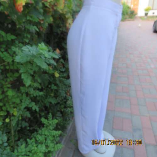 Smart soft lilac colour dress pants with straight legs,high waist and no pockets.Size 38/14 .As new