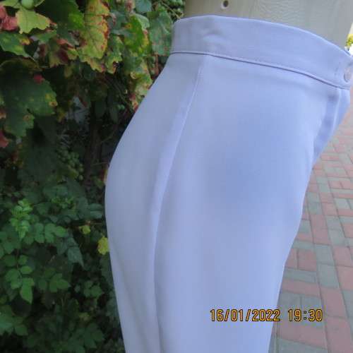 Smart soft lilac colour dress pants with straight legs,high waist and no pockets.Size 38/14 .As new
