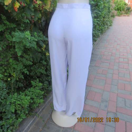 Smart soft lilac colour dress pants with straight legs,high waist and no pockets.Size 38/14 .As new