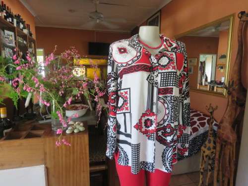 Casual long sleeve bo-ho top in red/black and white cotton size 38/14 by TRUWORTHS.Good condition