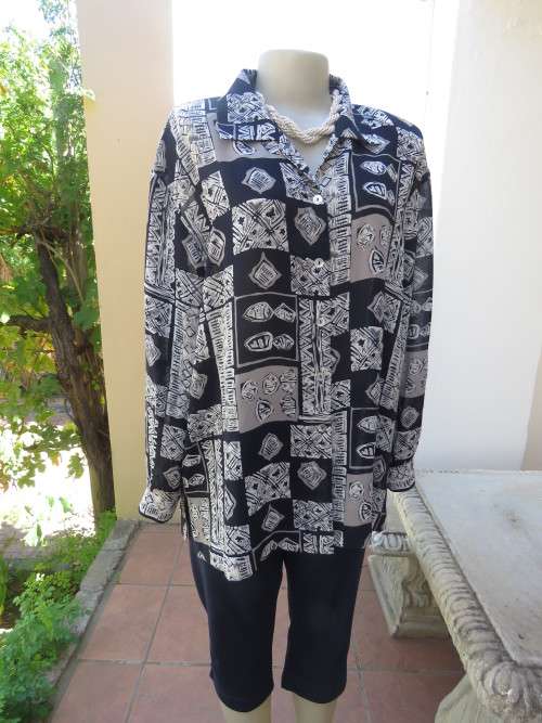 Smart navy with grey/white geometric pattern long sleeve top.By LA TIVA size 40/16.New cond.