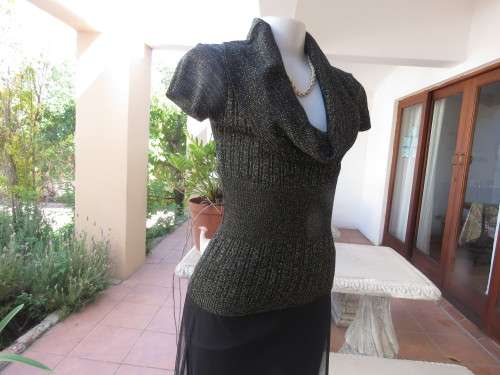 All that glitters!! Black acrylic knitted capped sleeve top with gold thread.Amazing collar.Size 38