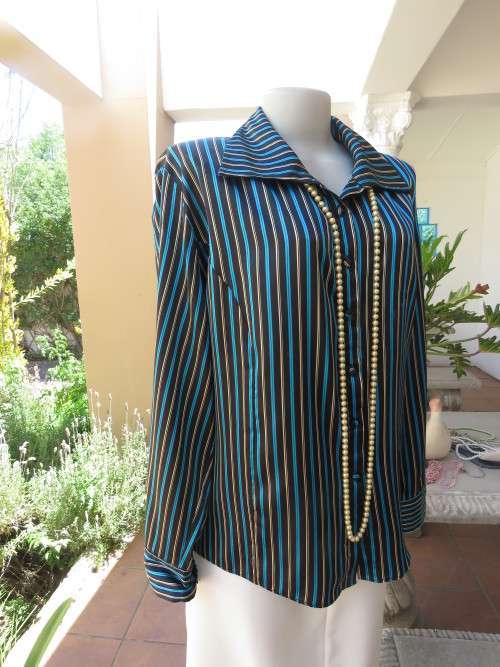 Fabulous long sleeve striped top in brown,cream and tuequoise.Size 48/24 by JUDY`S PRIDE.Button down