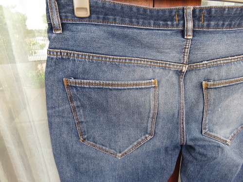 Men`s blue denim slim jeans in size 36W -32L.Pockets back and front.Polycotton and rayon.