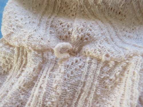 Timeless acrylic knit 70`s rich cream dress by VERONA. Elbow length sleeves.Size 36/12.As new