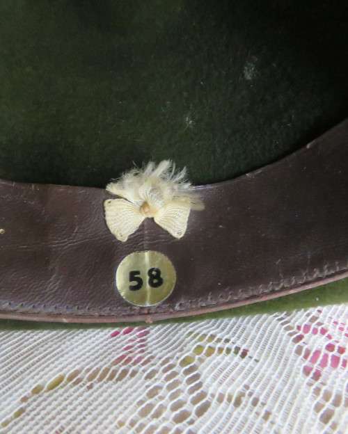 Original Swiss olive green velour men`s vintage hat by FEIN-KALTER and CO.Size 58. Very goos cond.