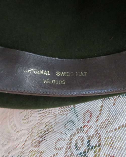 Original Swiss olive green velour men`s vintage hat by FEIN-KALTER and CO.Size 58. Very goos cond.