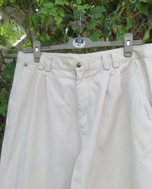 Men`s high quality DOW JONES and CO beige pants size 36. 100% cotton chino.Pleats on front.As new