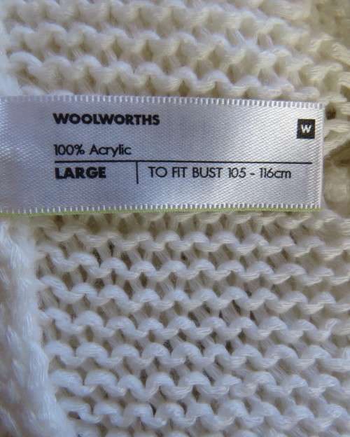 Perfect cream WOOLWORTHS lace stitch knitted V neck sweater in 100% acrylic knit.Size 40/16.As new