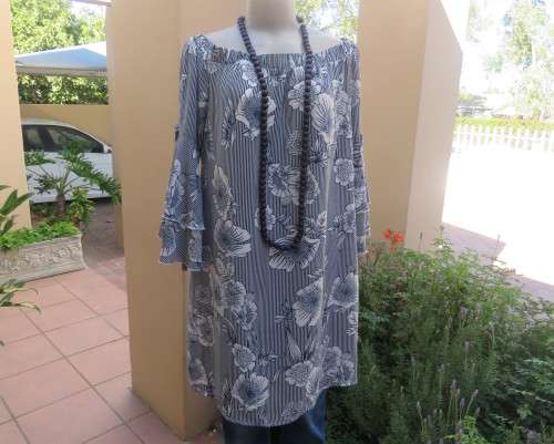 New long vertical striped navy/white floral top.Stunning sleeves with flare cuffs.Size 40.INWEAR