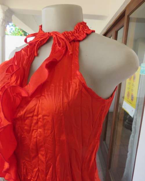 Sweet red silky creased blouson sleeveless top.Wide elasticated seamline.Size 30/6 by IQ.New cond.