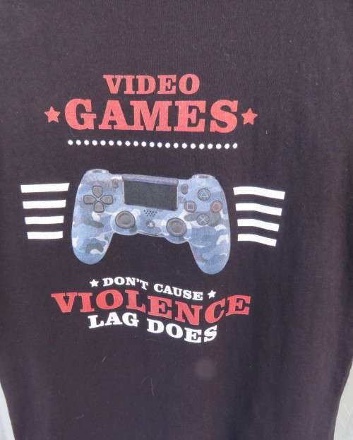 Handsome black 100% cotton short sleeve T Shirt for boy 9 to 10 yrs old. Video games Logo.As new.