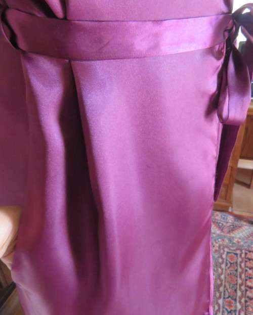 Sexy silky polyester fold over night gown in purple with side pockets.By DREAMER size 34 to 36.