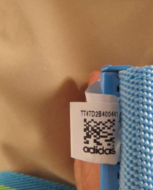 Genuine ADIDAS belt in polyester length 115cm. Size adjustable. In blue and yellow stripes. New cond