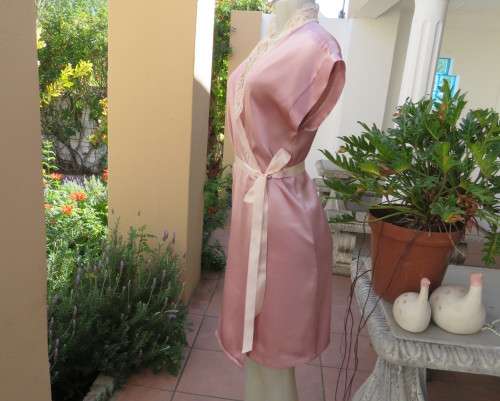 Dainty satin polyester dusty pink fold over size 32/8 night gown with pale pink lace.Tiny sleeves