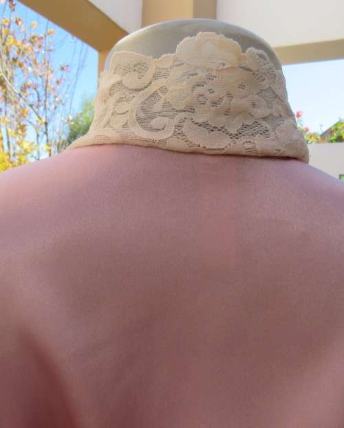 Dainty satin polyester dusty pink fold over size 32/8 night gown with pale pink lace.Tiny sleeves