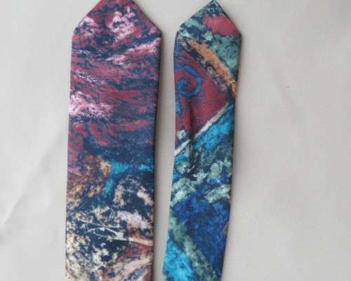 Modern narrow silky polyester neck tie in array of beautiful colours. Width 5cm. New condition