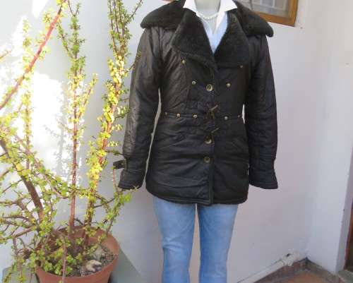 High fashion black long sleeve warm padded jacket size 32 to 34 by MATMAZELI. Faux fur collar/fronts