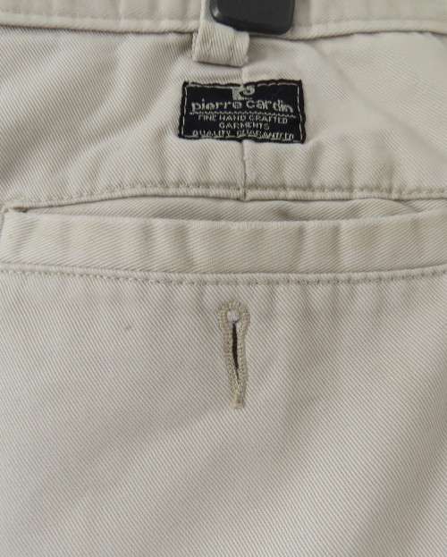 Best quality 100% cotton men`s beige handcrafted shorts size 36 by PIERRE CARDIN. Very good cond.