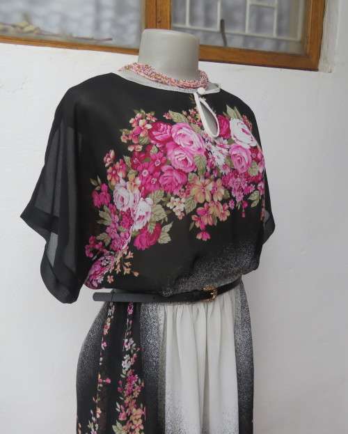 Stunning vintage 80`s sheer polyester dress in black/white with flowers in pink/white.Size 34/36.