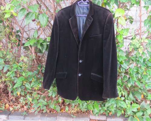 Smart cotton velvet men`s jacket 3 front pockets. CIGNAL size 44/114cmR. Very good condition.