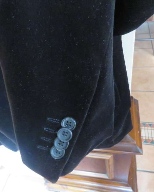 Smart cotton velvet men`s jacket 3 front pockets. CIGNAL size 44/114cmR. Very good condition.